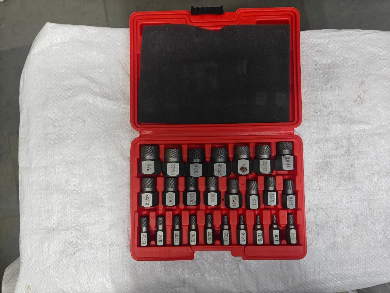 Screw Extractor Set - 25 pcs